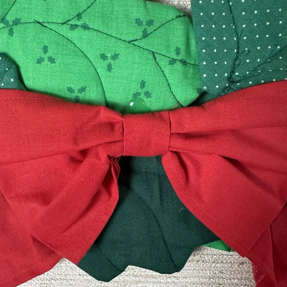 Vintage Holly Leaves Hanging Christmas Wreath Handmade Quilted Fabric 16